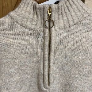 Marked sweater with 1/4 zip and pockets